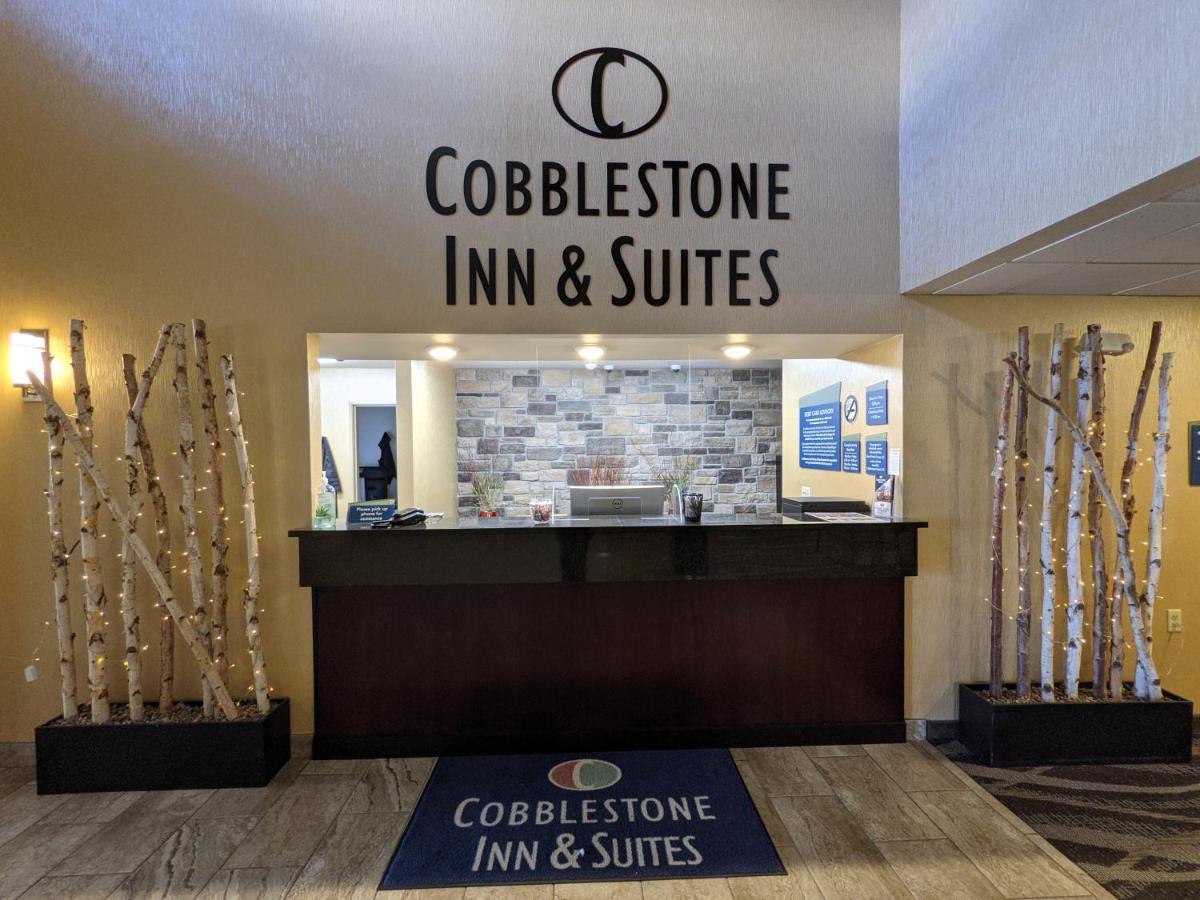 Cobblestone Inn & Suites - Merrill Exteriör bild