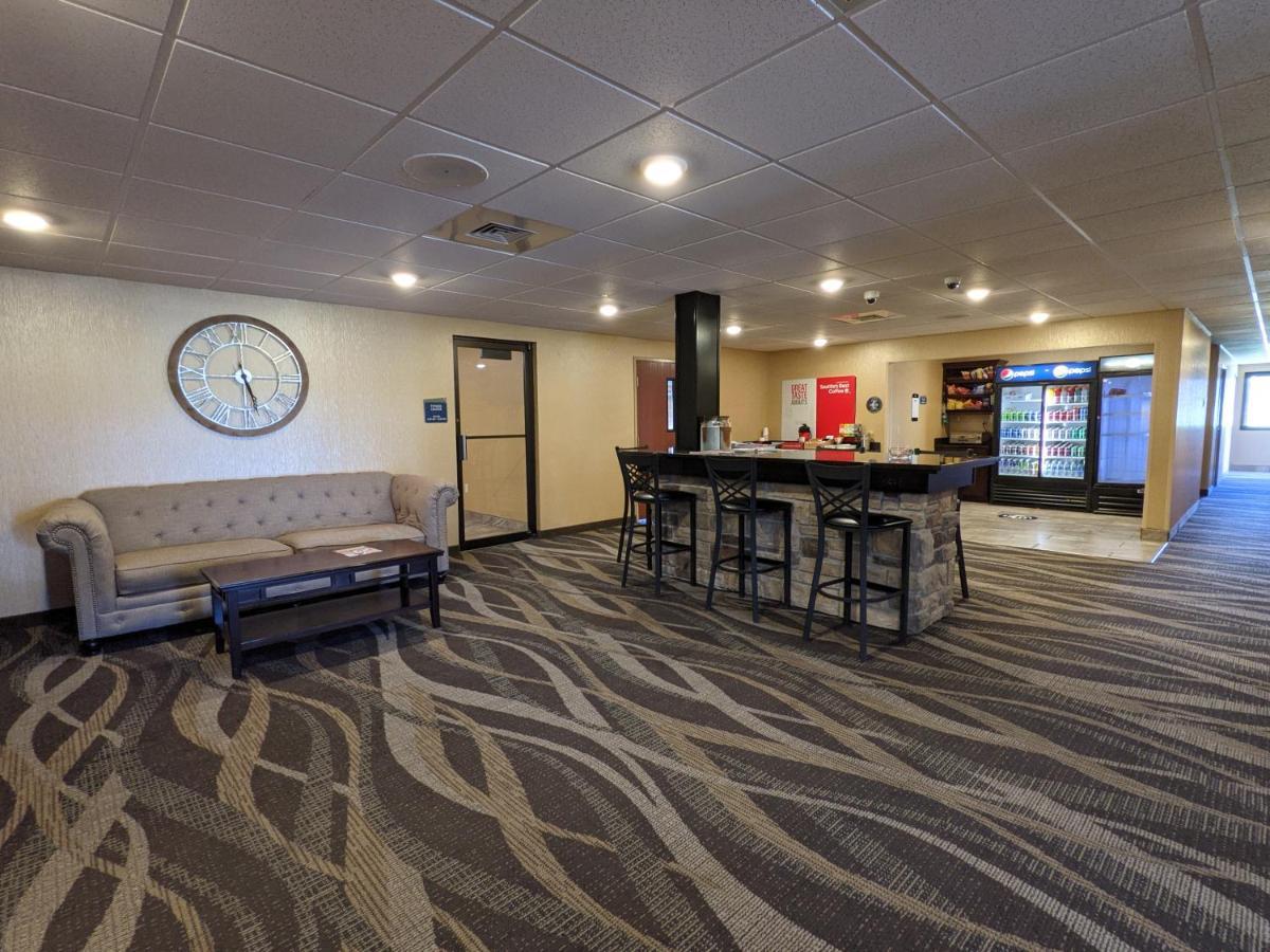Cobblestone Inn & Suites - Merrill Exteriör bild